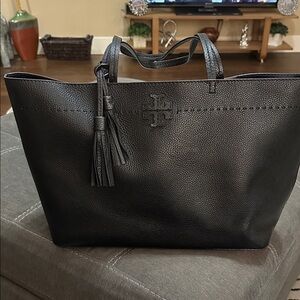 Tory Burch McGraw large Black Leather Tote Bag new! Quiet Luxury, old money!